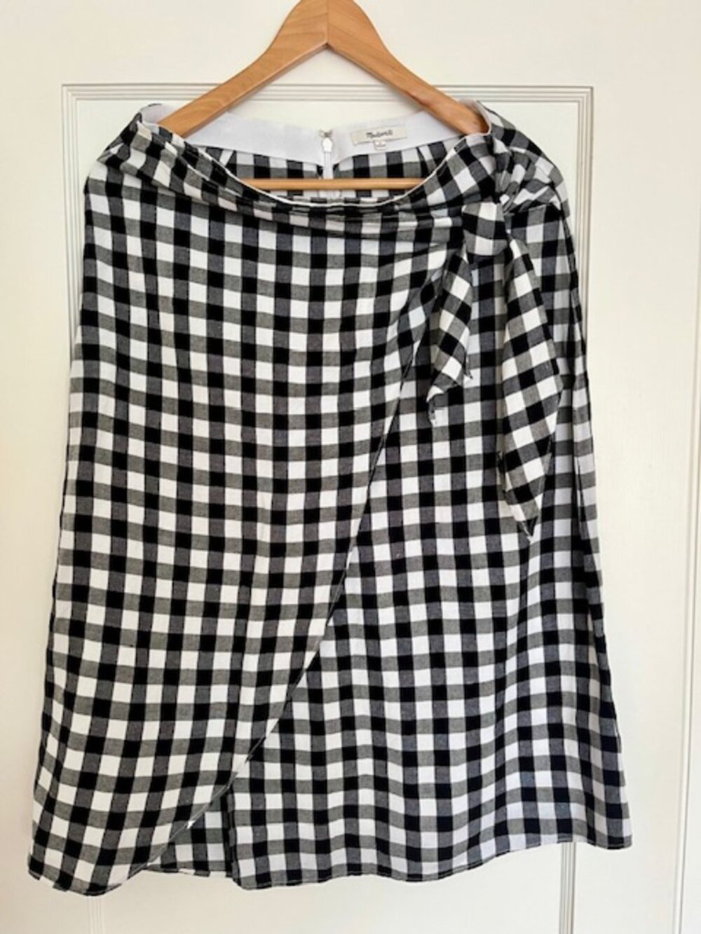 Madewell Sarong Faux-Wrap Midi Skirt in Gingham Check | Size 8 - Picture 3 of 7